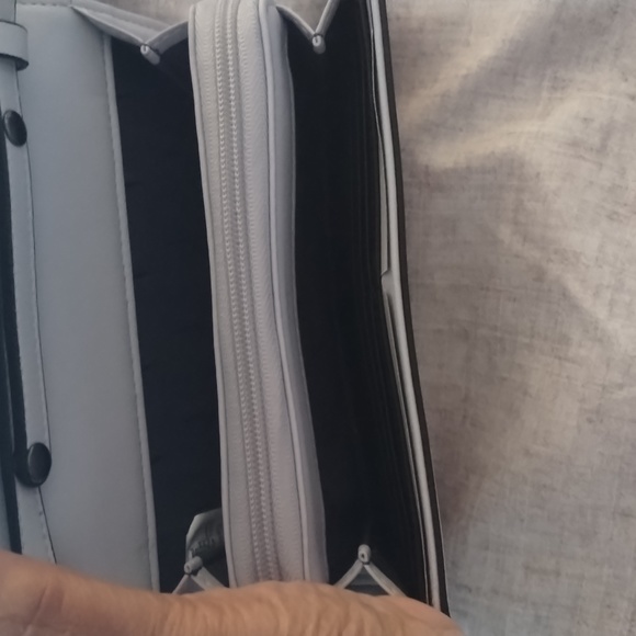 Purses - Picture 2 of 3